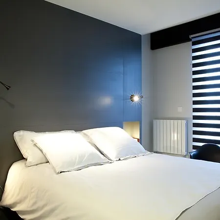 Le 303 *